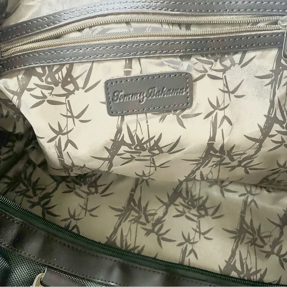 Tommy Bahama Surge Bottom Duffel Bag Traveler Green Nylon Brown Leather Mens Bag